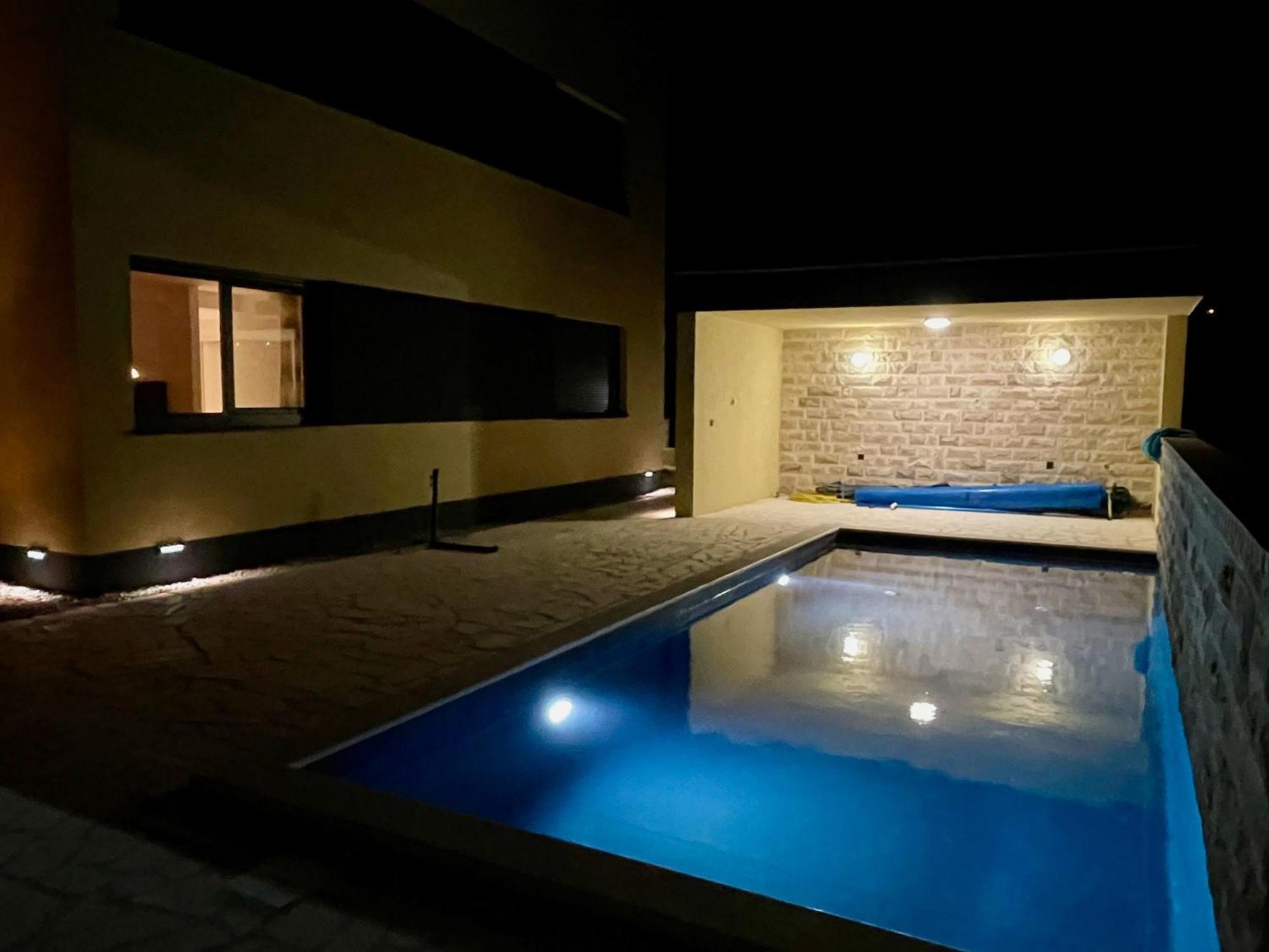 Ferienwohnung Mit Beheiztem Pool, 60 M Vom Strand Maslenica Exterior foto