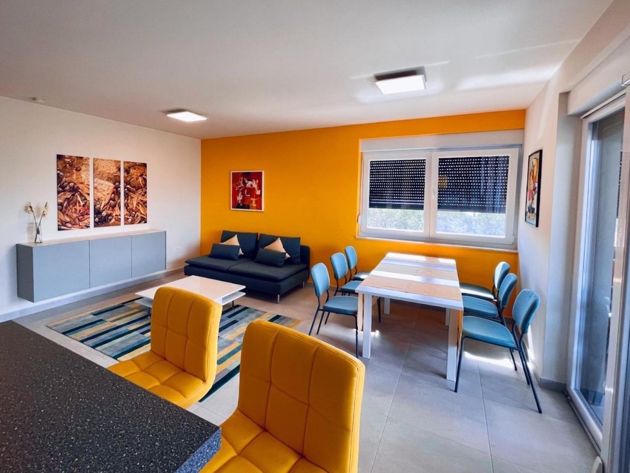 Ferienwohnung Mit Beheiztem Pool, 60 M Vom Strand Maslenica Exterior foto